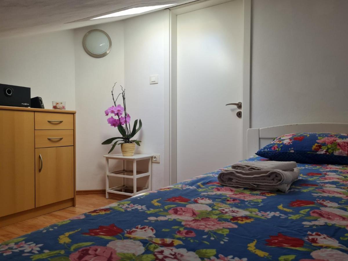 Apartments Dilja Malinska Eksteriør billede